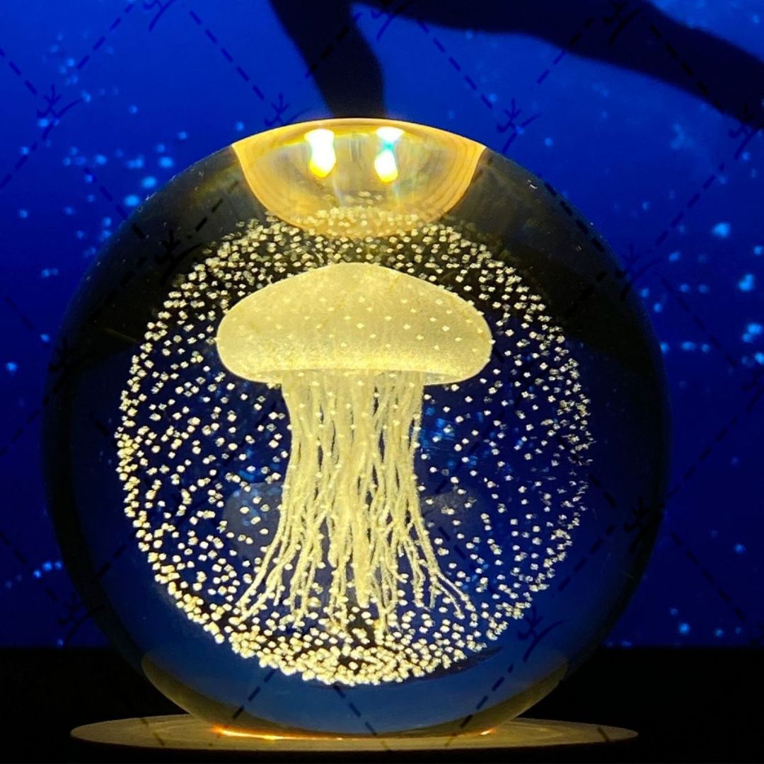 Leuchtende Mondkristallkugel mit Galaxie-Effekt