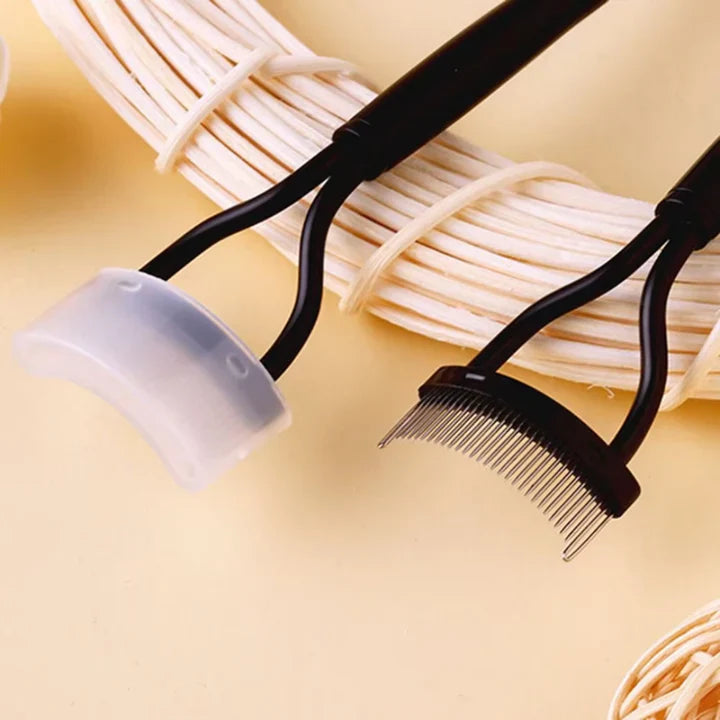 Feiner Wimperntrenner – Perfektes Finish nach der Mascara