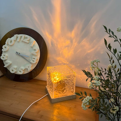 Würfelförmige LED-Tischlampe mit Glasdesign