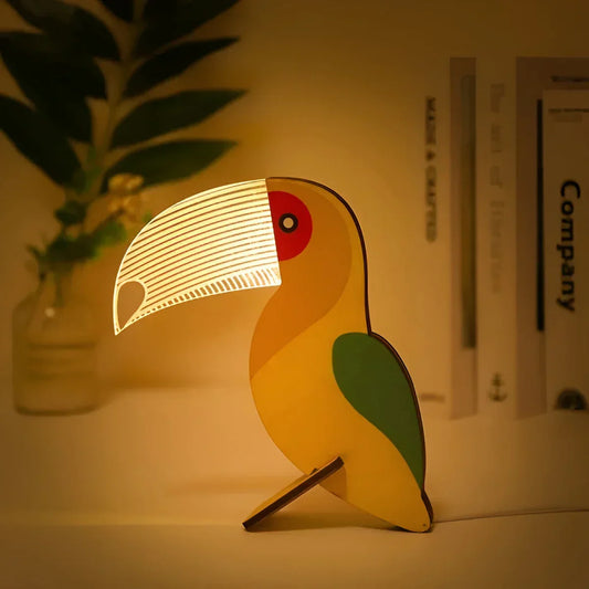 Holz-Tischlampe mit Tierfigur im modernen Design