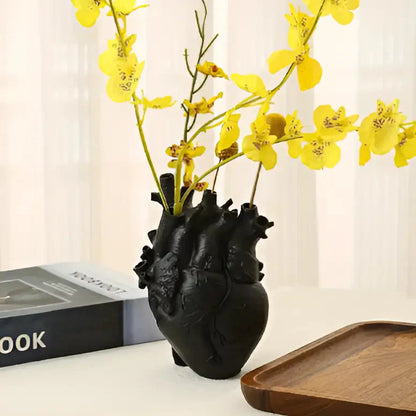 Herzvase im Griechischen Stil – Elegante Deko für Zeitlose Ästhetik