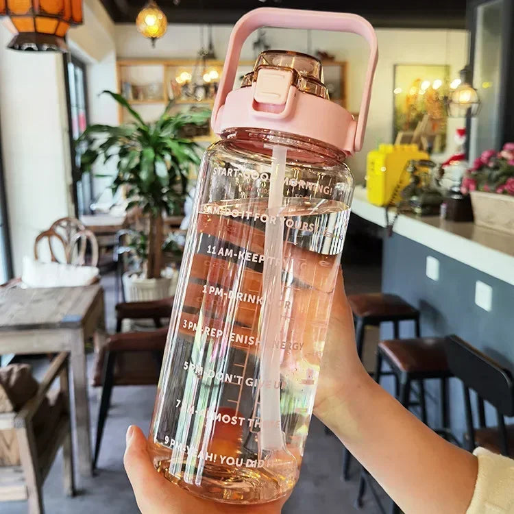 2L Sport-Wasserflasche mit Trinkhalm und Zeitangaben für Einfaches Trinken und Hydration