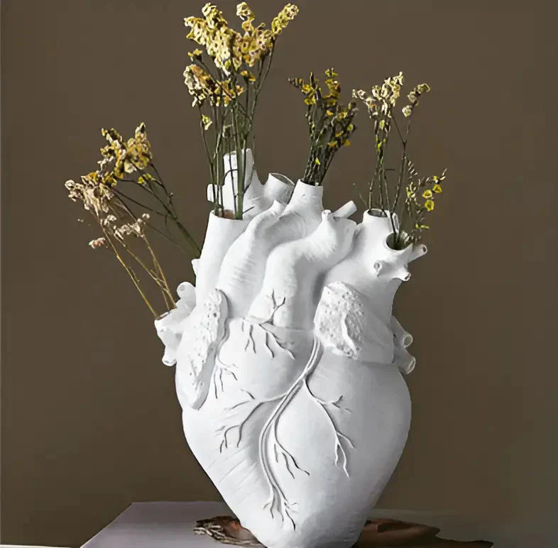 Herzvase im Griechischen Stil – Elegante Deko für Zeitlose Ästhetik