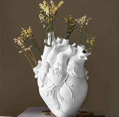 Herzvase im Griechischen Stil – Elegante Deko für Zeitlose Ästhetik