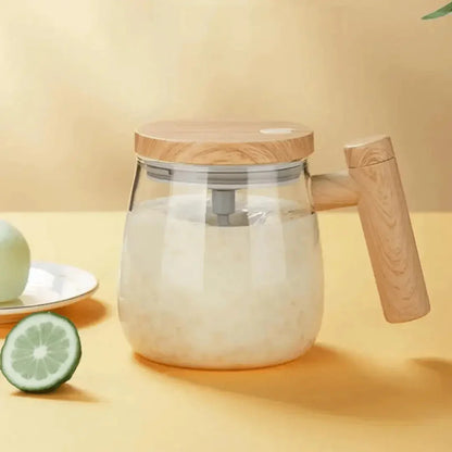 Selbstumrührender Becher im Holz-Design – Intelligente Tasse