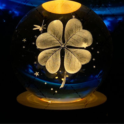 Leuchtende Mondkristallkugel mit Galaxie-Effekt