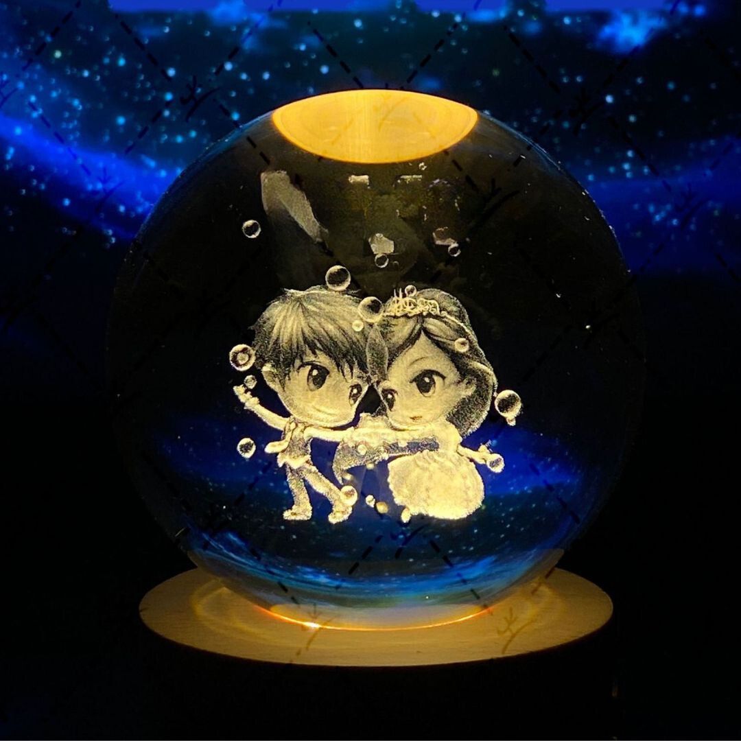 Leuchtende Mondkristallkugel mit Galaxie-Effekt