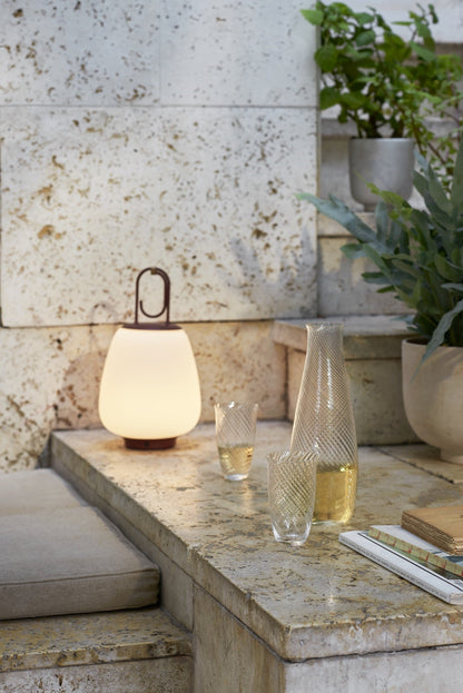 Tragbare LED-Terrassenlampe für stimmungsvolle Beleuchtung