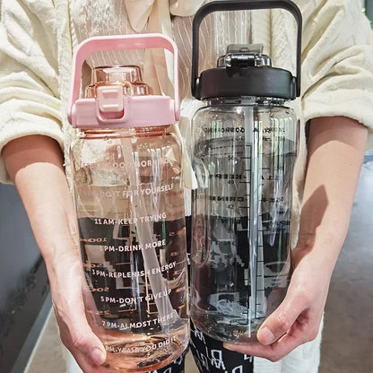 2L Sport-Wasserflasche mit Trinkhalm und Zeitangaben für Einfaches Trinken und Hydration