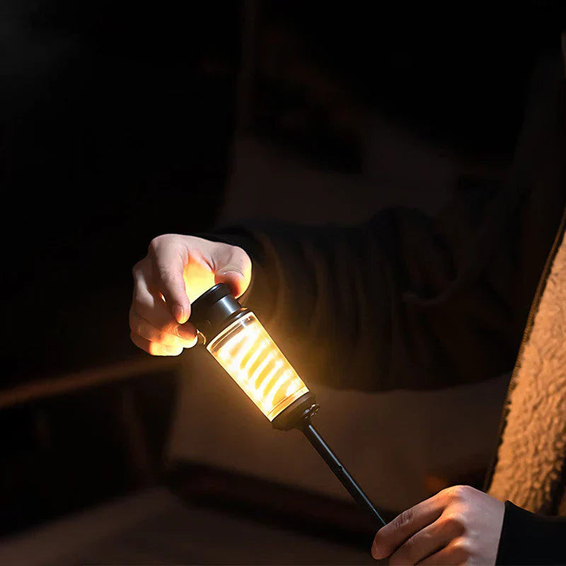 Laterne mit LED-Spirale und heller Taschenlampe für Outdoor-Einsatz