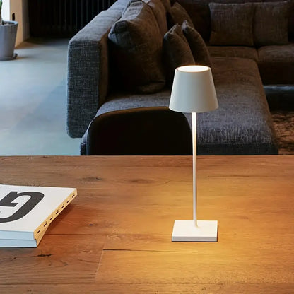 Schlanke Touch-Tischlampe für Schlafzimmer und Büro