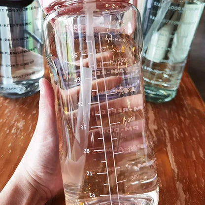2L Sport-Wasserflasche mit Trinkhalm und Zeitangaben für Einfaches Trinken und Hydration