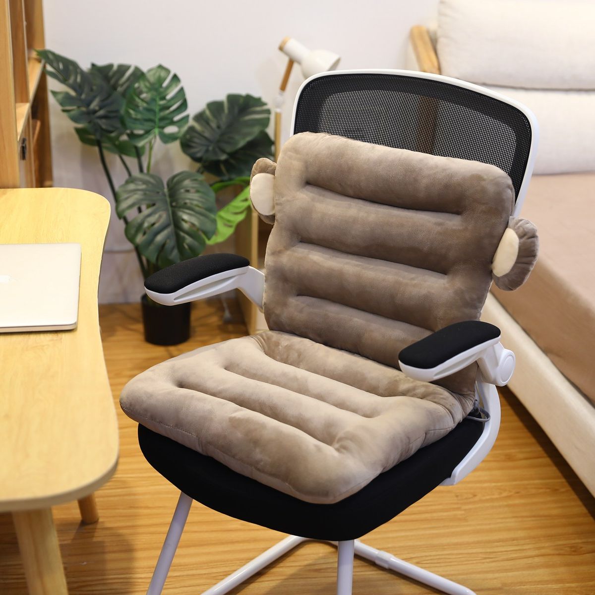 Ergonomisches Kissen zur Schmerzlinderung im Rücken- und Sitzbereich