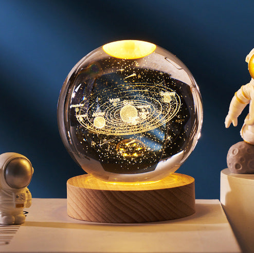 Leuchtende Mondkristallkugel mit Galaxie-Effekt