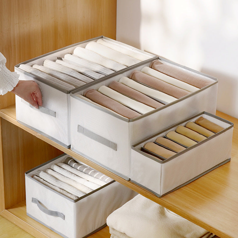 Kleider Aufbewahrungsbox mit Fächern für eine organisierte und platzsparende Lösung