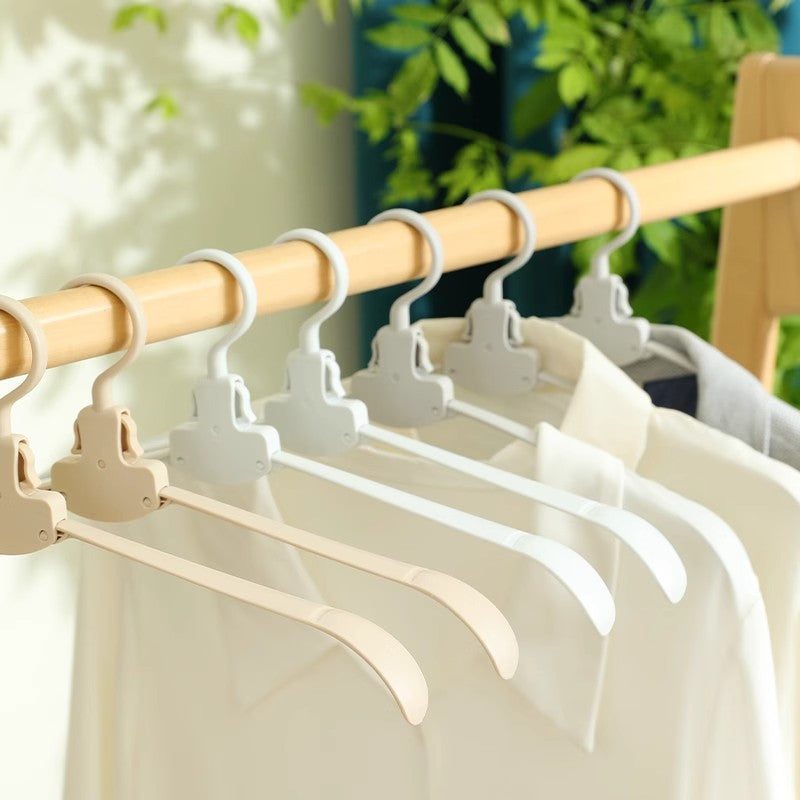 Faltbarer Kleiderbügel mit Kompaktem Design für Einfaches Verstauen