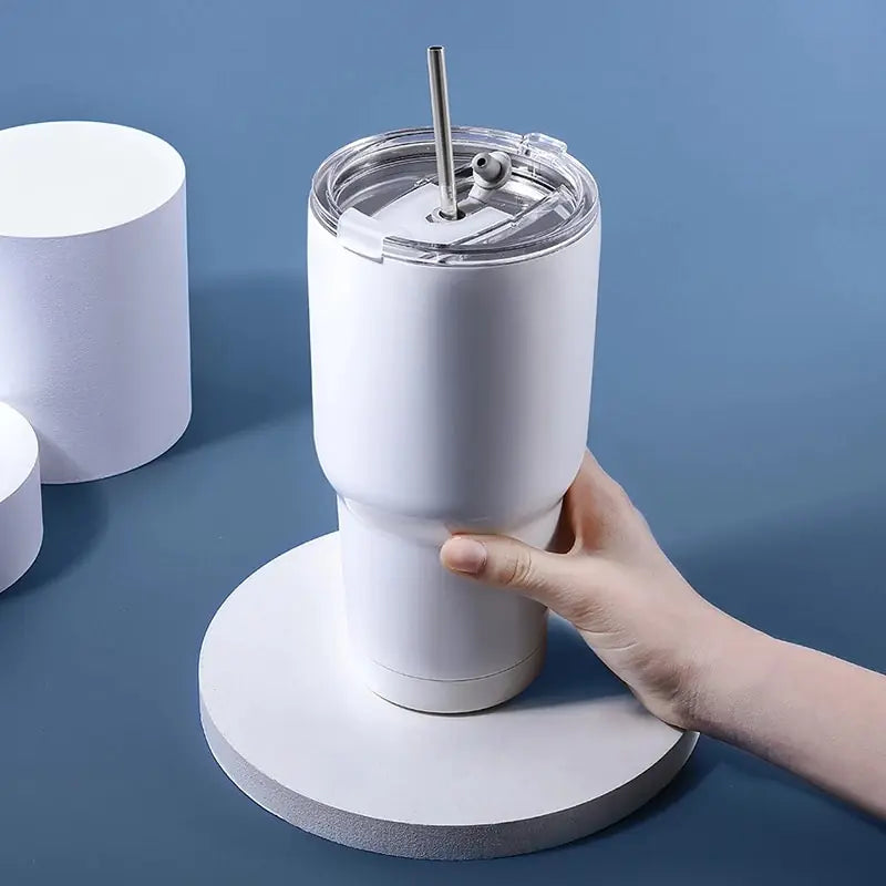 Thermobecher mit Schiebeverschluss und doppelwandiger Isolierung