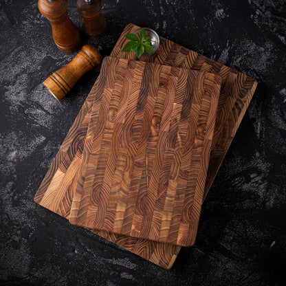 Hochwertiger Hackblock aus Holz – Stirnholz-Schneidebrett für Küche und Profi-Köche