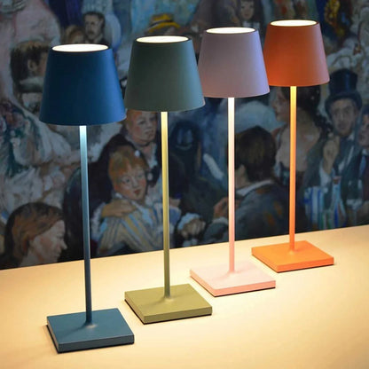 Touch gesteuerte LED-Tischlampe im modernen Design