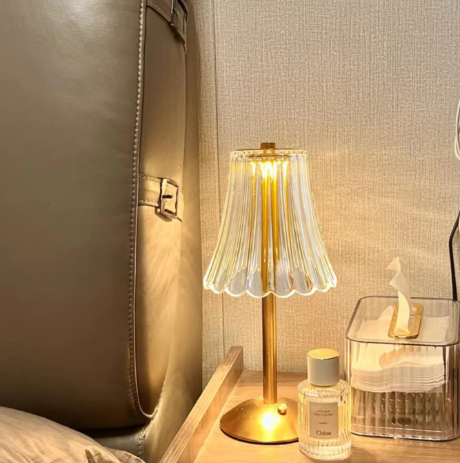 USB-LED-Tischlampe im Retro-Stil – Wiederaufladbar und Praktisch