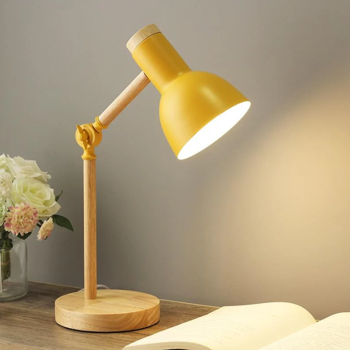Moderne Tischlampe im skandinavischen Design