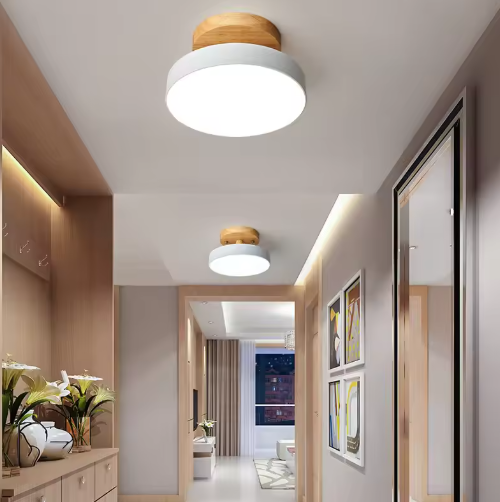 Nordische LED-Deckenleuchte mit Modernem Design und Goldener Akzentbeleuchtung