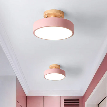 Nordische LED-Deckenleuchte mit Modernem Design und Goldener Akzentbeleuchtung