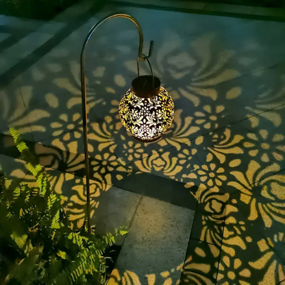 Solarbetriebene LED-Gartenlaterne – Wetterfest und dekorativ