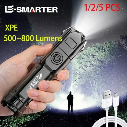 Kompakte LED Taschenlampe mit Zoom und USB Aufladung für den Outdoor-Einsatz