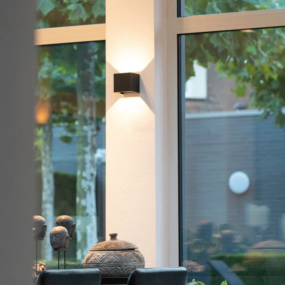 Moderne LED-Wandleuchte im Kubus-Design – Stilvolle Beleuchtung für Ihr Zuhause