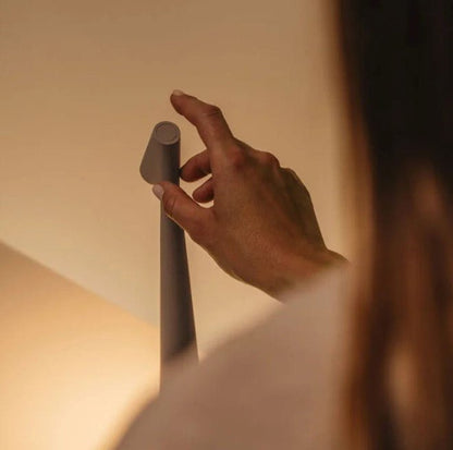 Futuristische LED-Stehlampe für jedes Zuhause