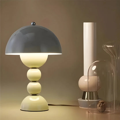 Skandinavische Tischlampe mit Goldakzenten – Moderne Designlampe für Wohnzimmer Schlafzimmer & Büro