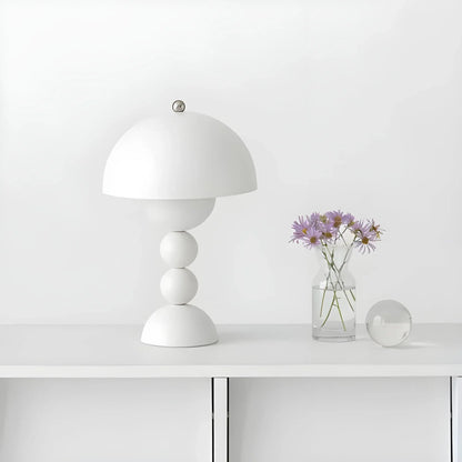 Skandinavische Tischlampe mit Goldakzenten – Moderne Designlampe für Wohnzimmer Schlafzimmer & Büro