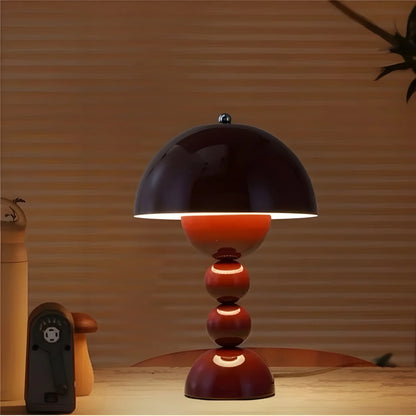 Skandinavische Tischlampe mit Goldakzenten – Moderne Designlampe für Wohnzimmer Schlafzimmer & Büro