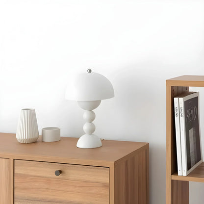 Skandinavische Tischlampe mit Goldakzenten – Moderne Designlampe für Wohnzimmer Schlafzimmer & Büro