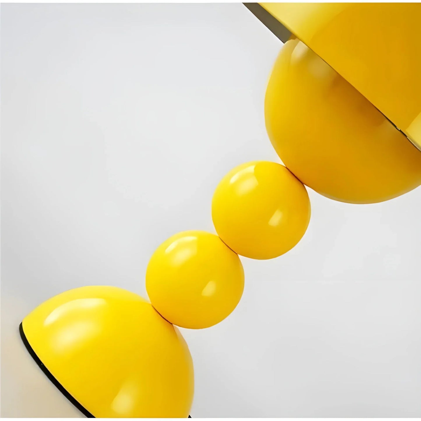 Skandinavische Tischlampe mit Goldakzenten – Moderne Designlampe für Wohnzimmer Schlafzimmer & Büro