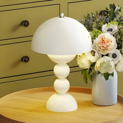 Skandinavische Tischlampe mit Goldakzenten – Moderne Designlampe für Wohnzimmer Schlafzimmer & Büro